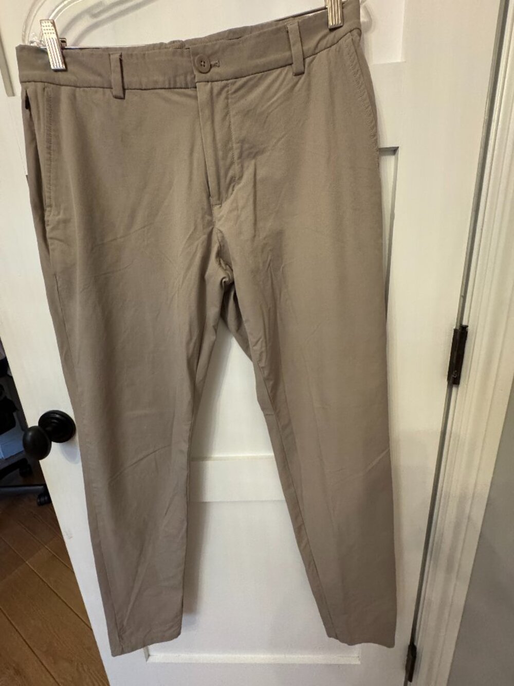 Vineyard Vines Men’s Performance On-The-Go Pants — Khaki - 32/32 Slim Fit